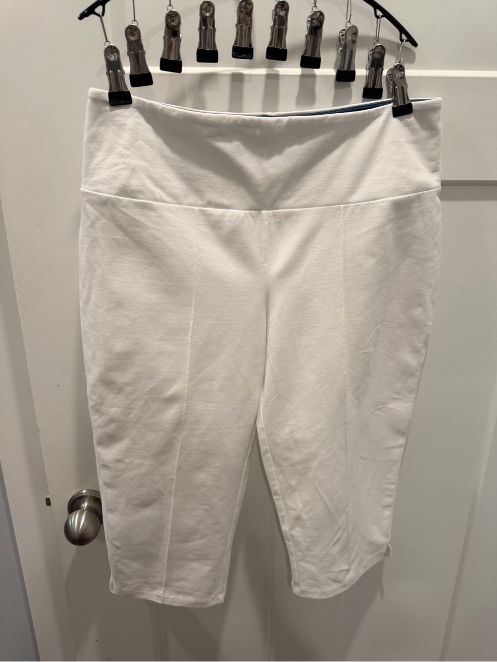 Women With Control White Pull On Capri Pants medium Tummy Control Stretch Cotton